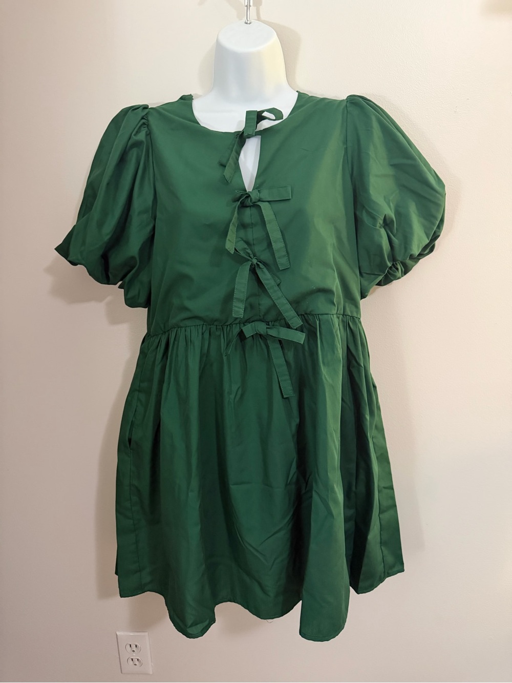 Entro women’s emerald green Puff-Sleeve Mini Dress with Front Ties size SMALL